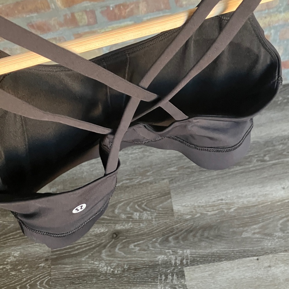 Lululemon Athletica - Picture 4 of 11